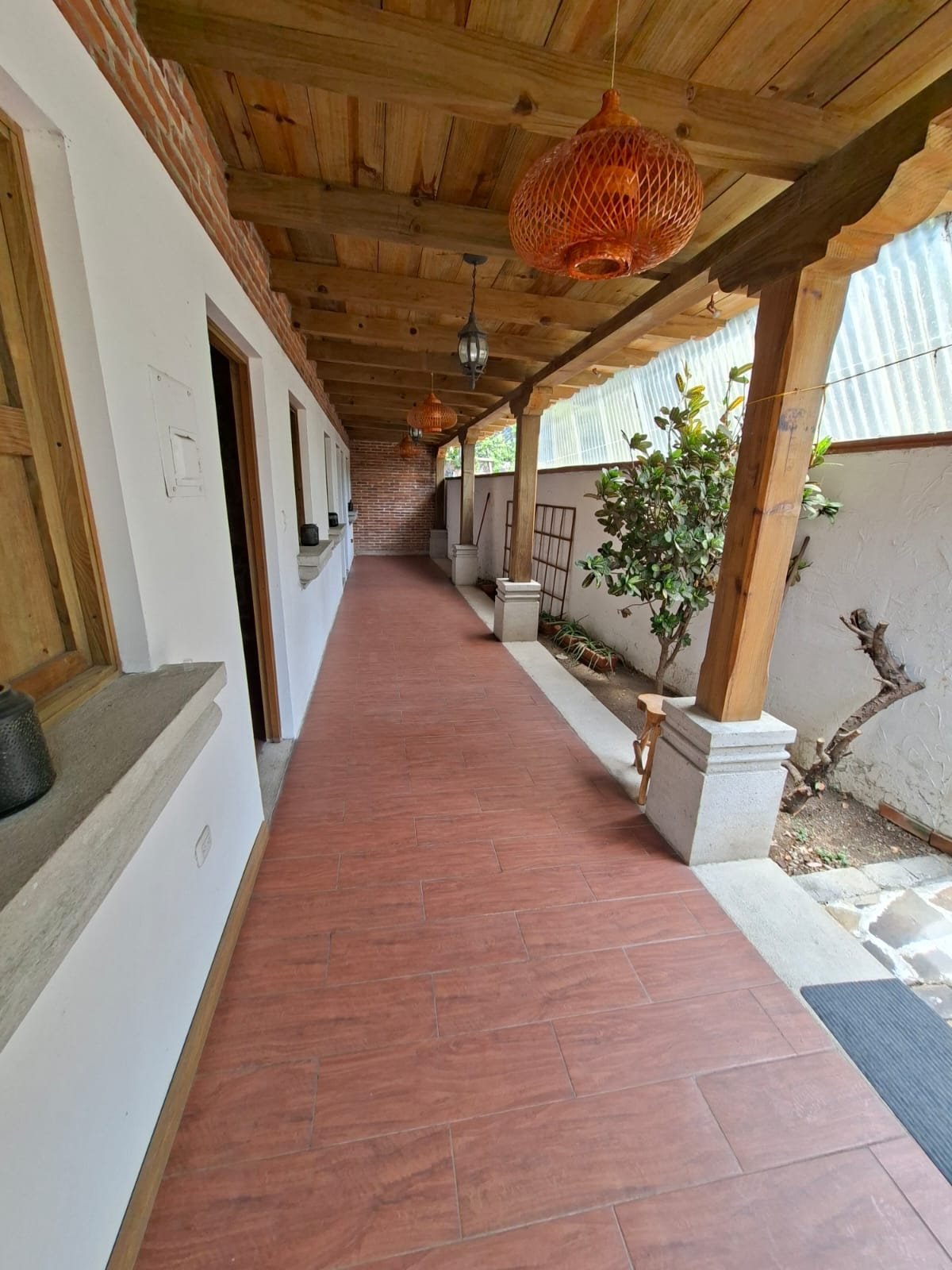 Casa con locales comerciales en el casco de Antigua
