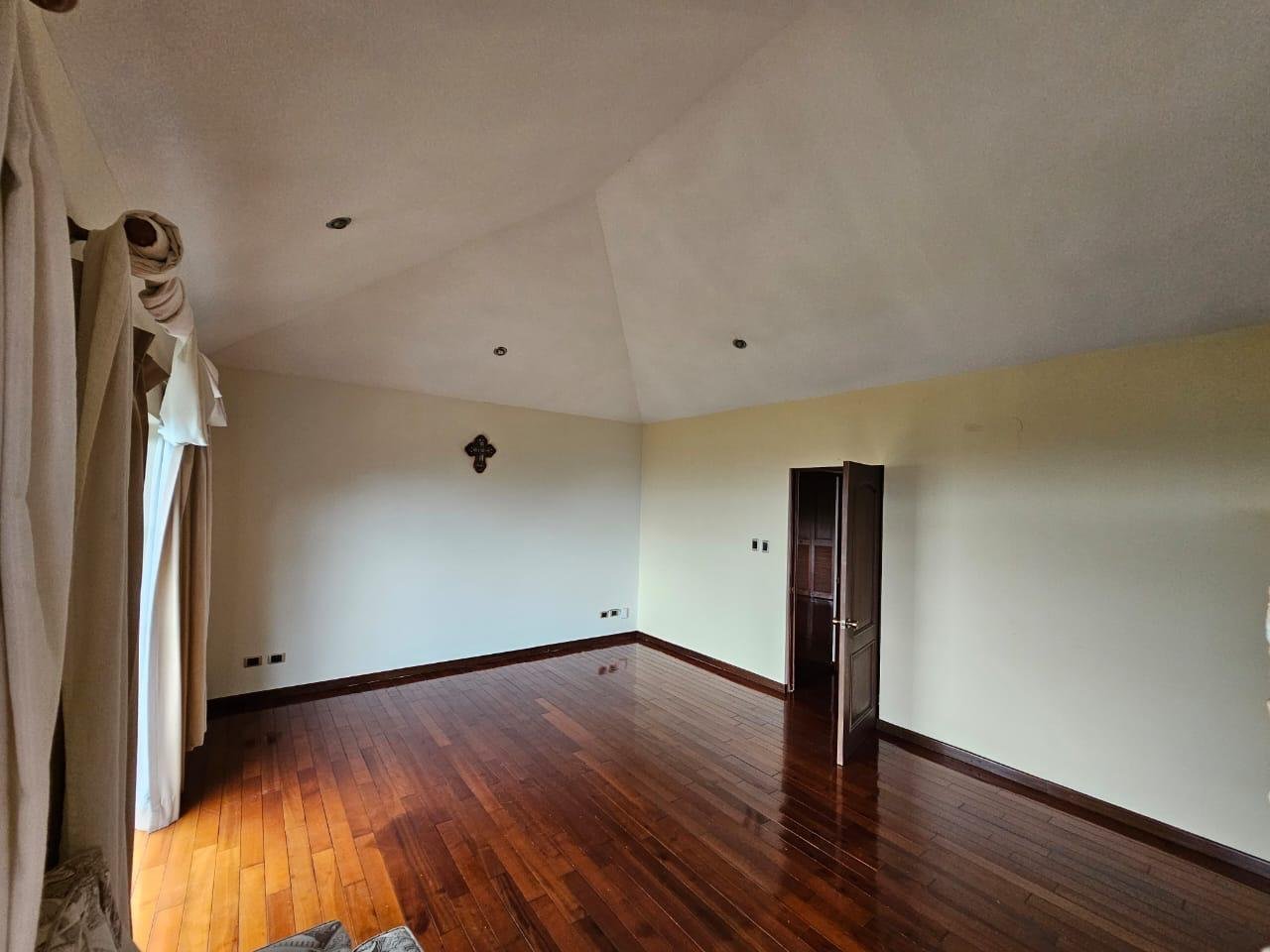 Casa en San Lázaro, zona 15