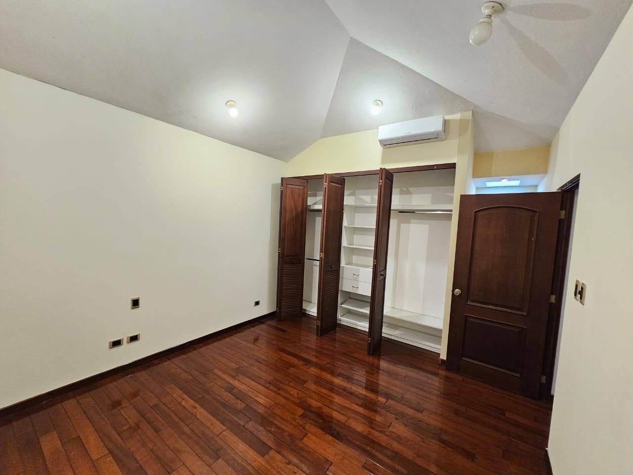Casa en San Lázaro, zona 15