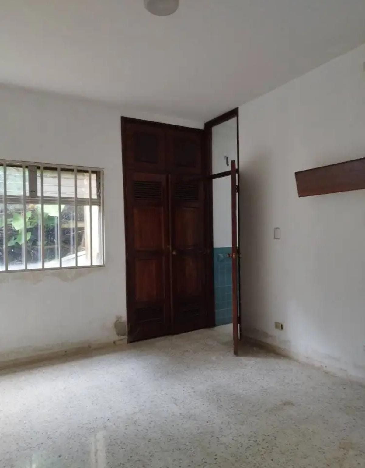Edificio comercial en km 4, por el Hilton